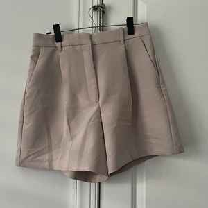 NWT Abercrombie & Fitch Soft Structure Tailored Short, Light Khaki color